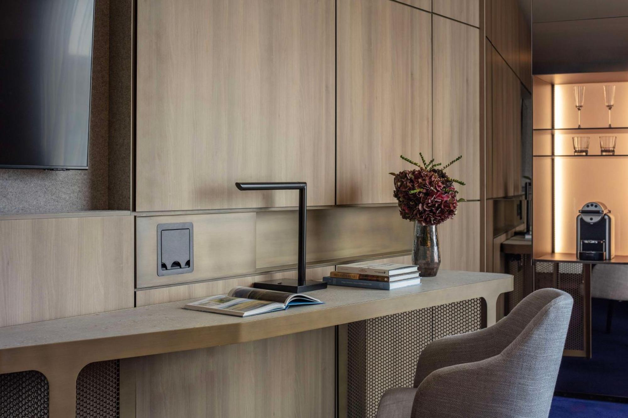 Anantara The Marker Dublin- A Leading Hotel Of The World Exterior photo A kitchen in a private suite